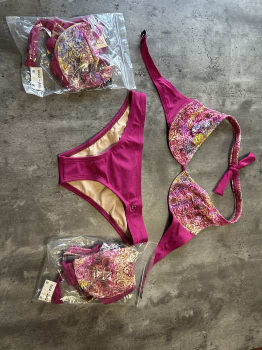 Costume de baie noi cu eticheta en gros(400 buc)