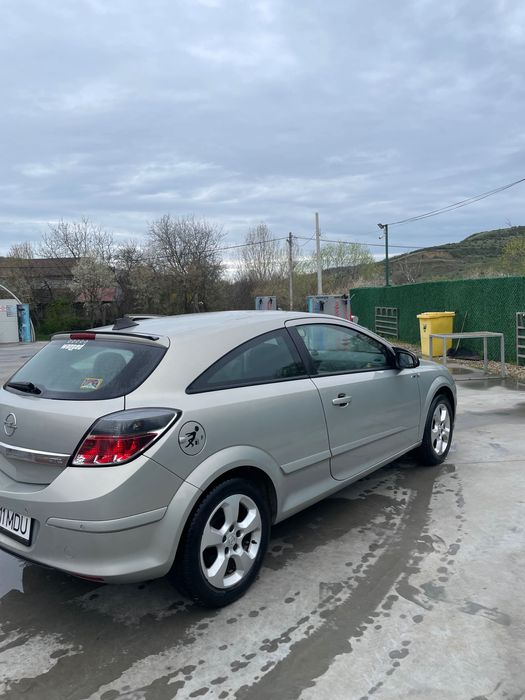 Opel astra h gtc