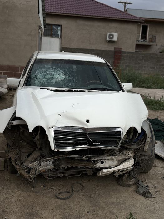 Мерс 210 авариный