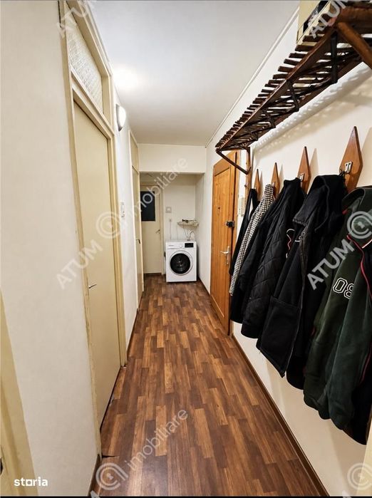 Apartament cu 2 camere decomandate si pivnita zona Semaforului