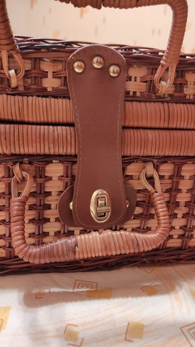 Плетен куфар за пикник