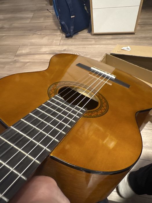 Гитара YAMAHA акустическая