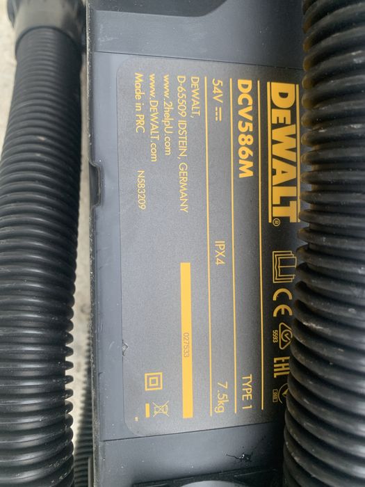 DeWALT DCV 586 M/ безчеткова прахосмукачка/54V/
