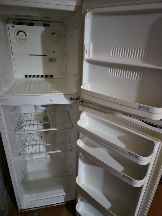 продам холодильник