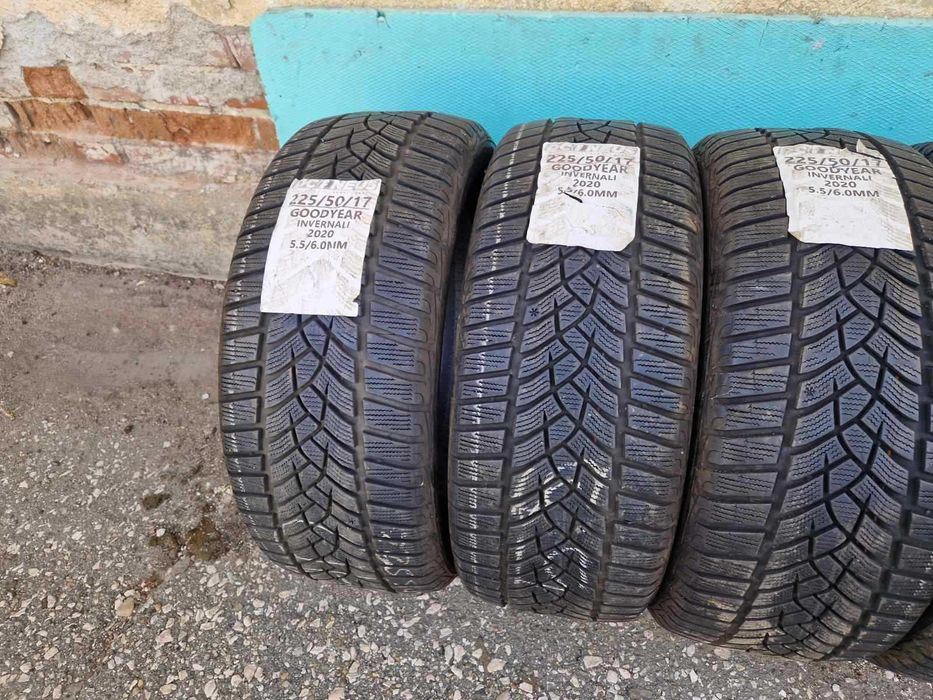 4 Goodyear R17 225/50 Зимни гуми  DOT2020