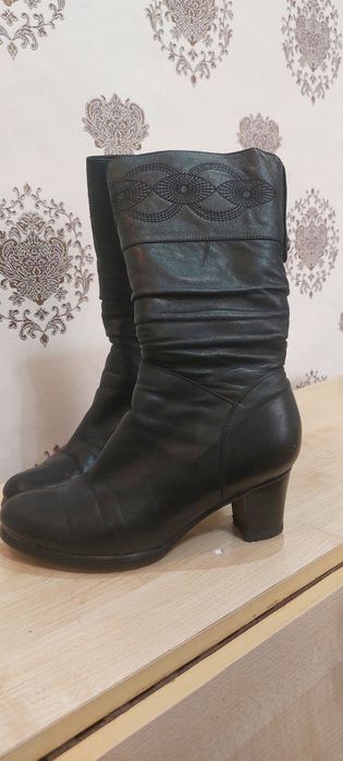 Продам зимние сапоги