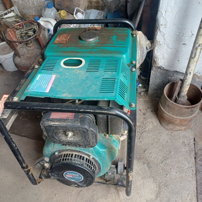 Продам генератор "Alteco" 
Мощность -5500Гц
Покупали за 500 тыс. тенге