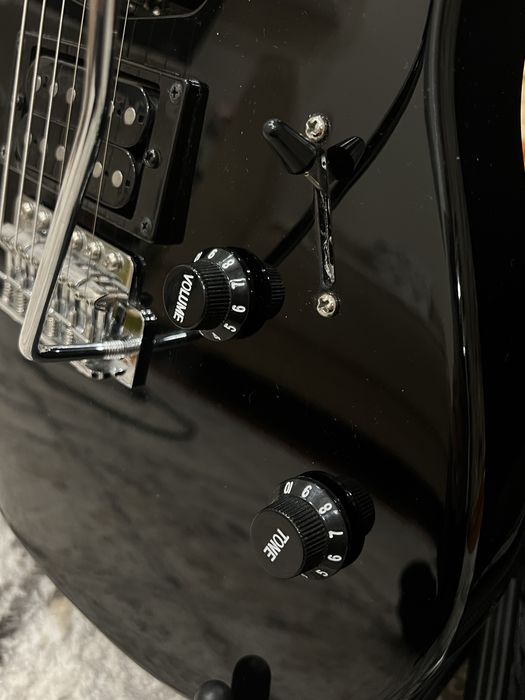 Электрогитара YAMAHA ERG 121C