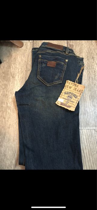 Женские джинсы.