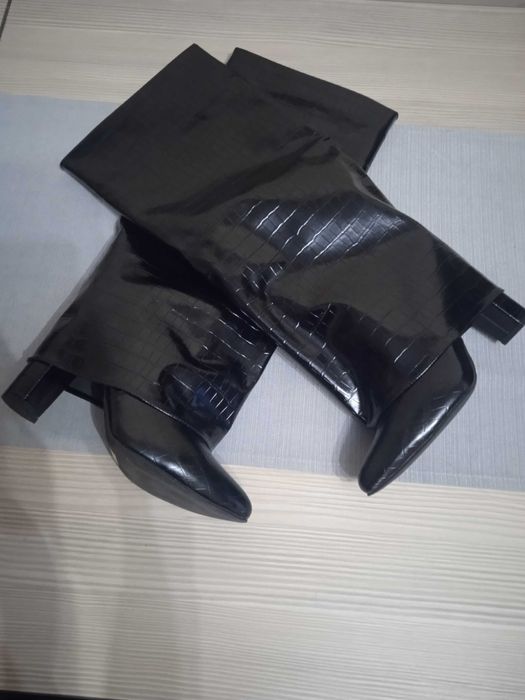 Ботуши , номер-39 , стелка -25 см