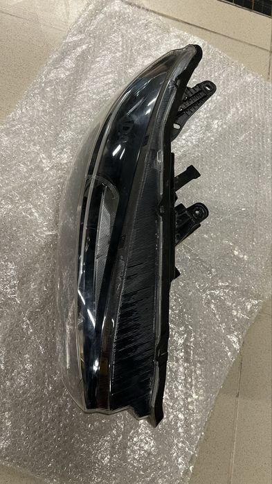 Фара Лада Веста оригинал б/у