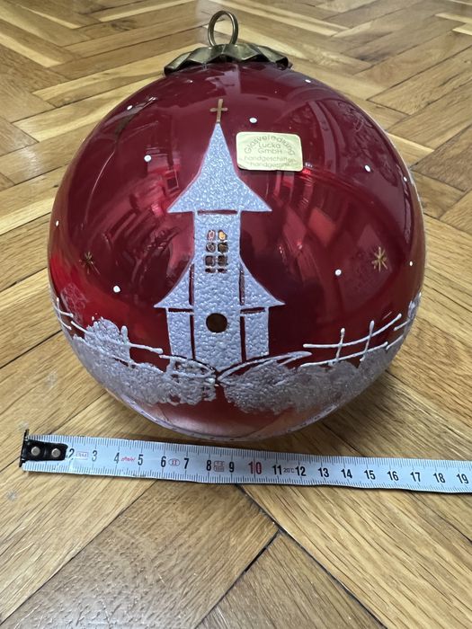 Голяма ръчнорисувана стъклена коледна топка