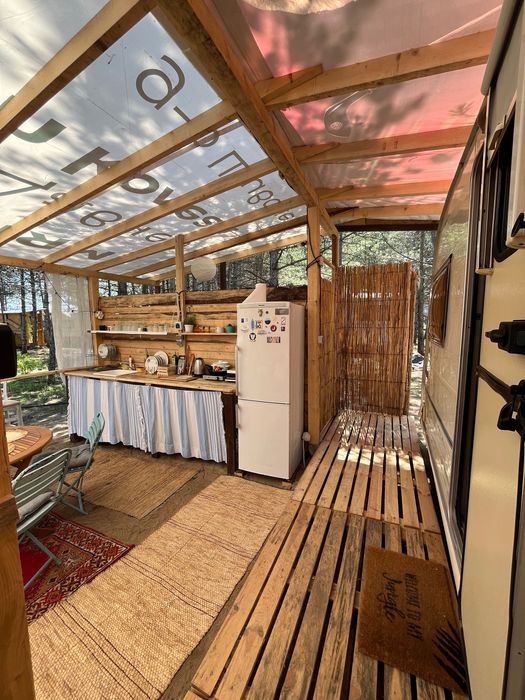 Каравана Офшор Къмпинг