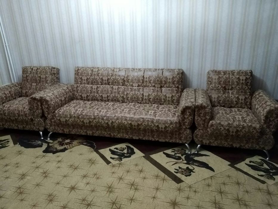 Качественно работа мягкой мебели перетяжка и карпусний мебели тоже
