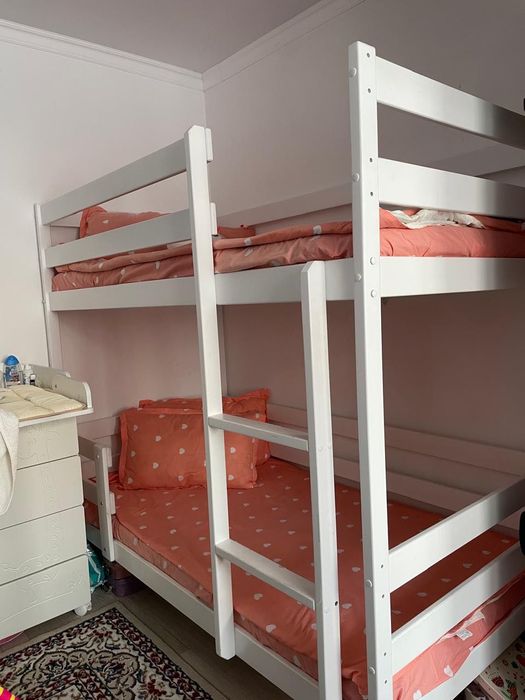 Продам двухъярусную кровать