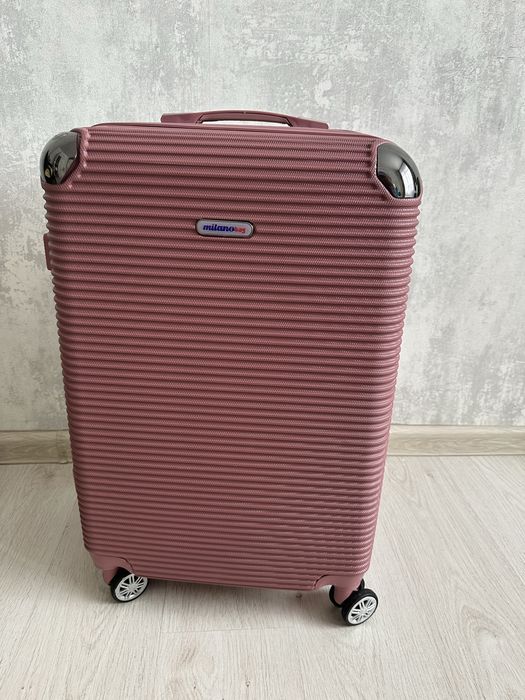 Продам чемодан пользовались 1 раз