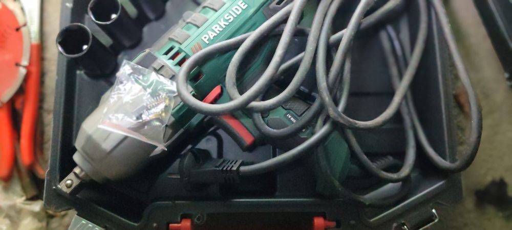 Mașină de impact-insurubat