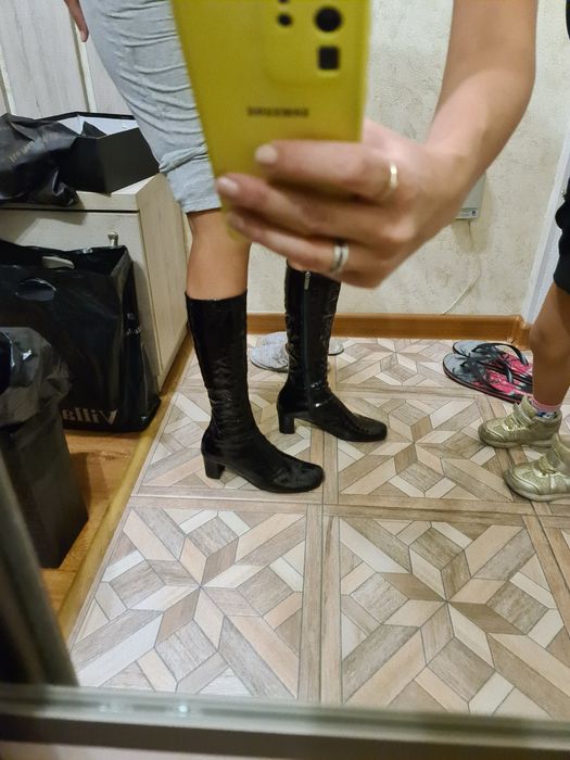 Продам б/у женские сапоги 39/40 размер