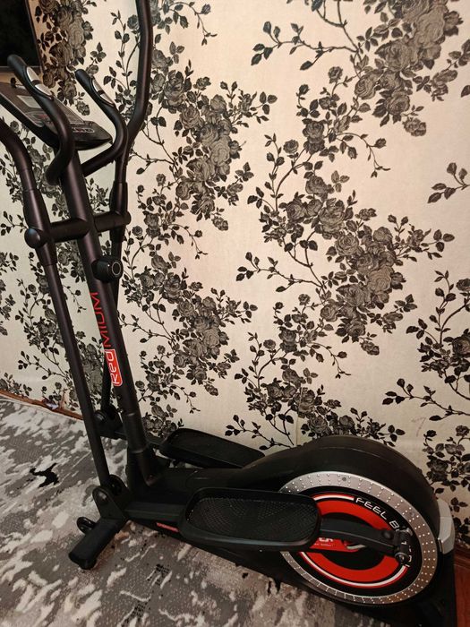 Продаётся эллиптический тренажёр (эллипсоид)  Самовывоз