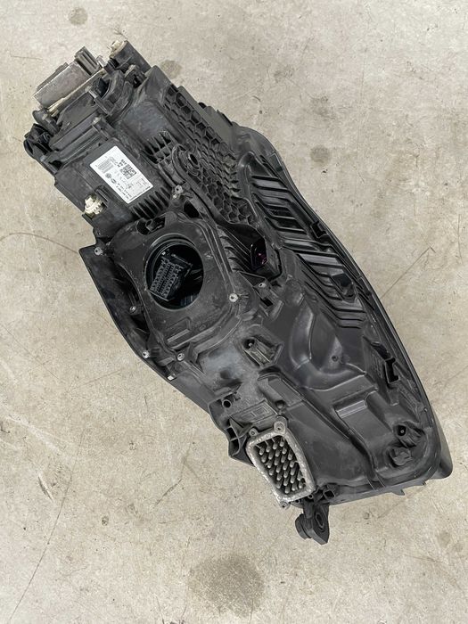 Far dreapta full led Vw Touareg CR sticla sparta