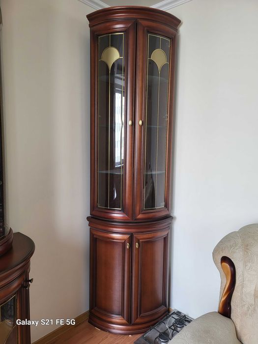 Витрина, гостиная мебель