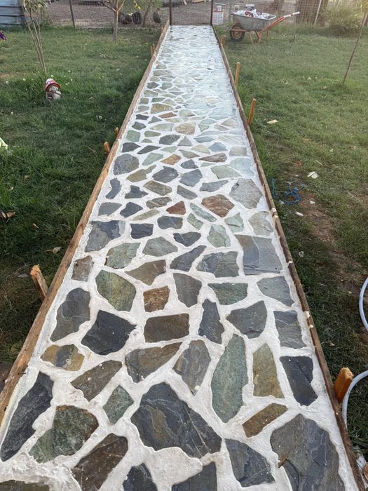 Pavaj din piatra naturala de munte , piatra de rau avem mai multe modele