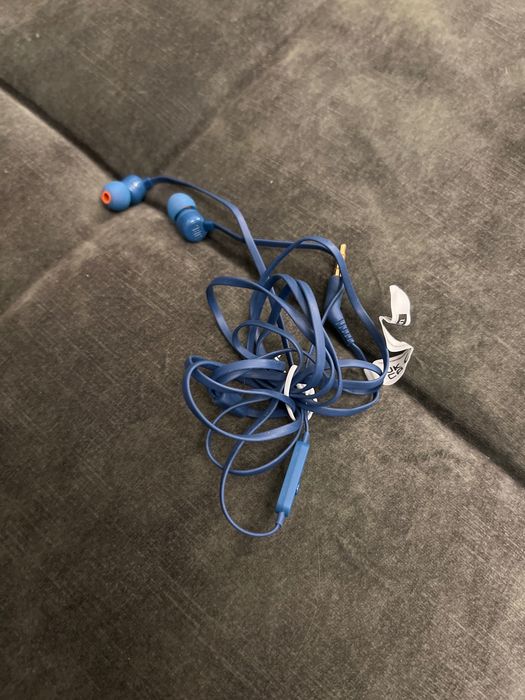 Слушалки JBL TUNE 110