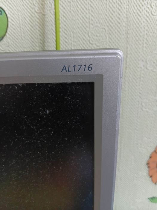 Монитор дёшево продам