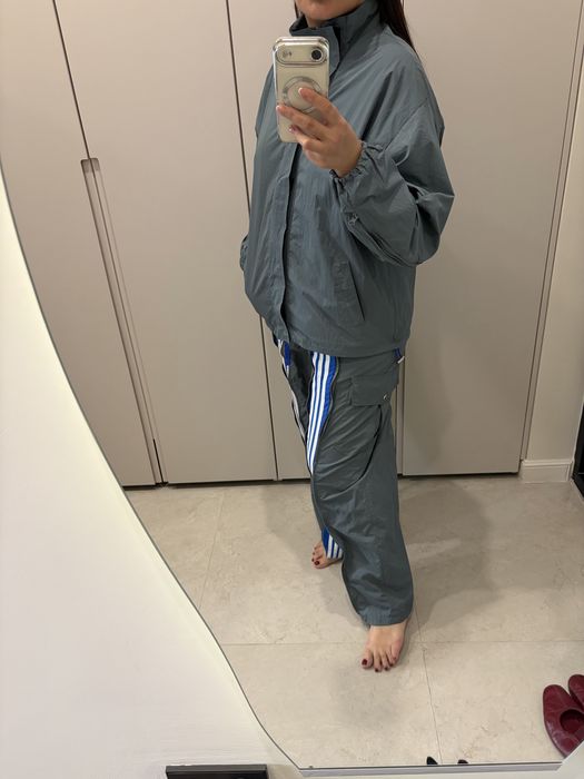 Новые Спорт костюмы (листайте)