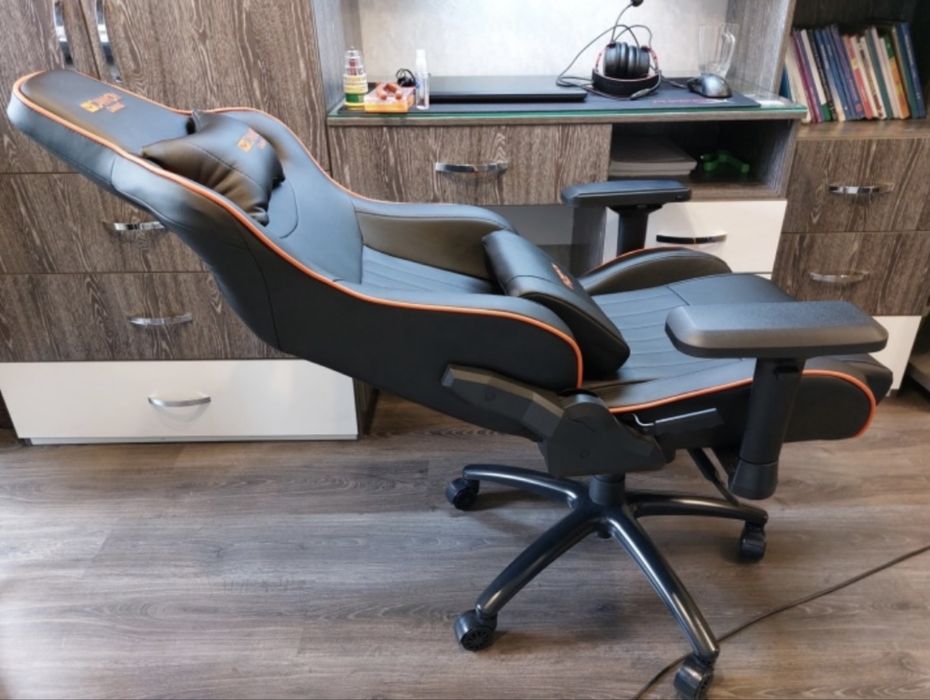 Продам игровое кресло Canyon