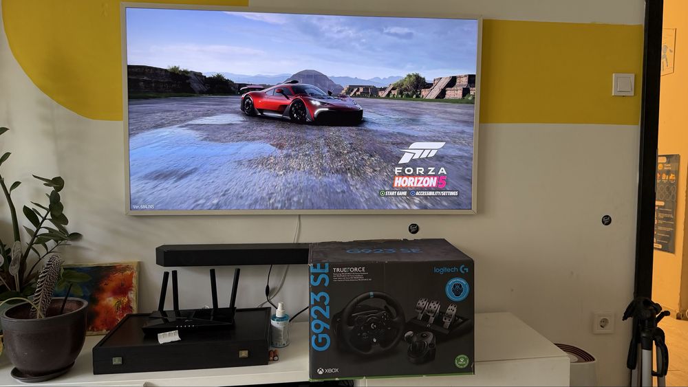 Logitech G923 TrueForce + Shifter за Xbox и PC, пълен комплект