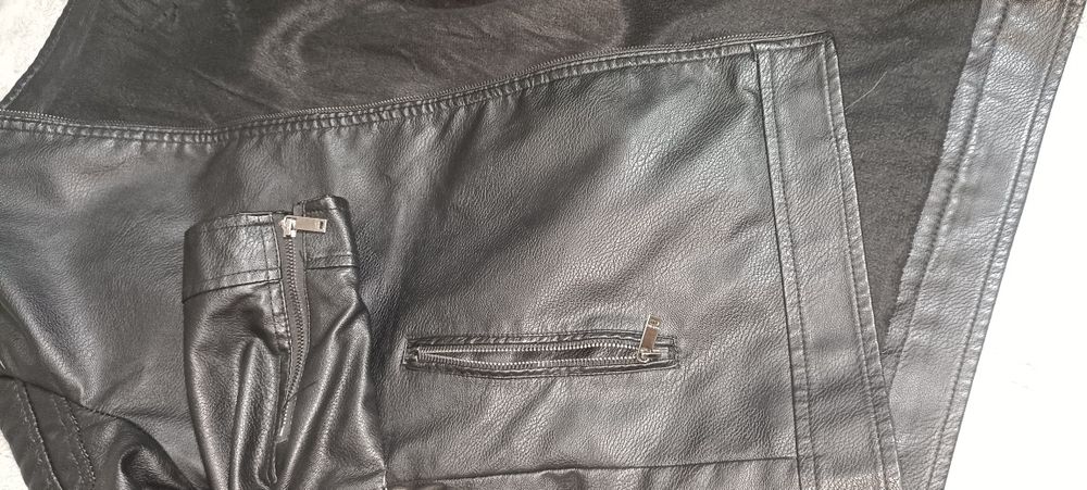 Продам мкжкую куртку кожзам