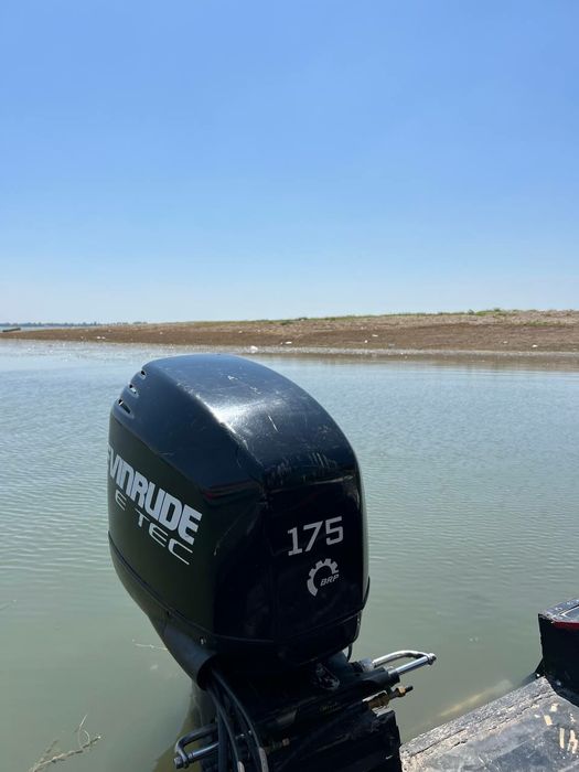 Катер амур мотор джонсон 175