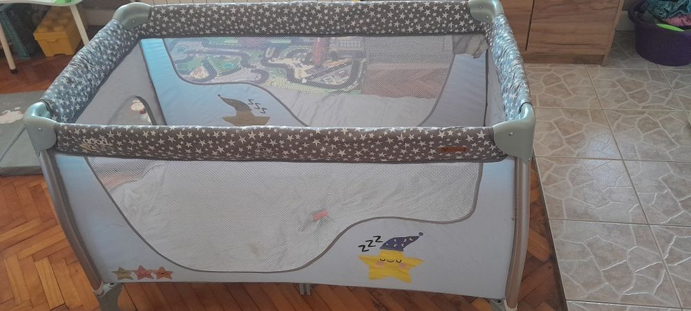 Мобилно детско легло