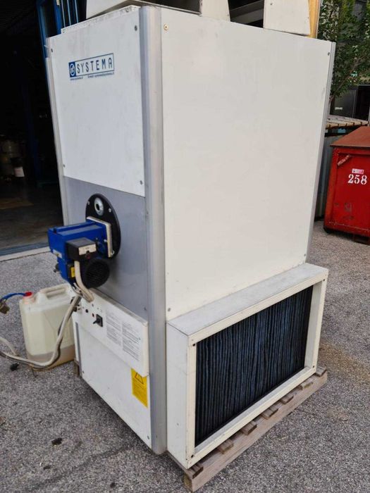 Generator suflant aer cald industrial