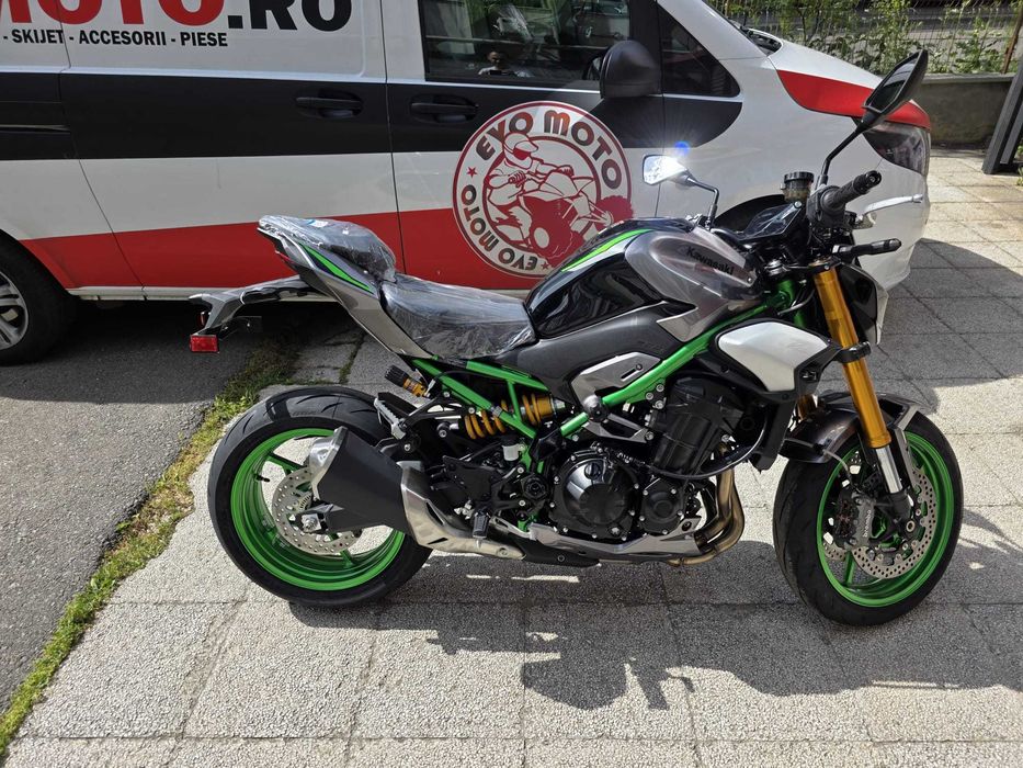 Motocicleta noua Kawasaki Z900 SE 2025 in stoc