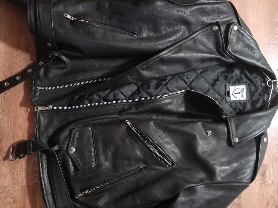 Jaketa motocicleta din piele