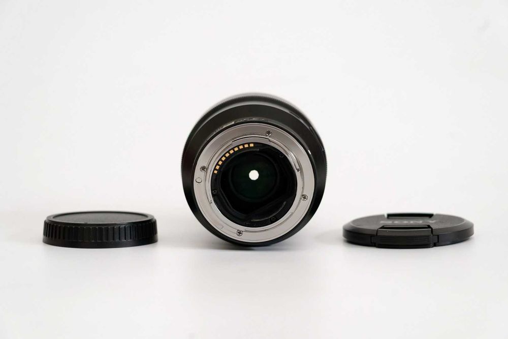 Объектив Sony FE 85mm f/1.8