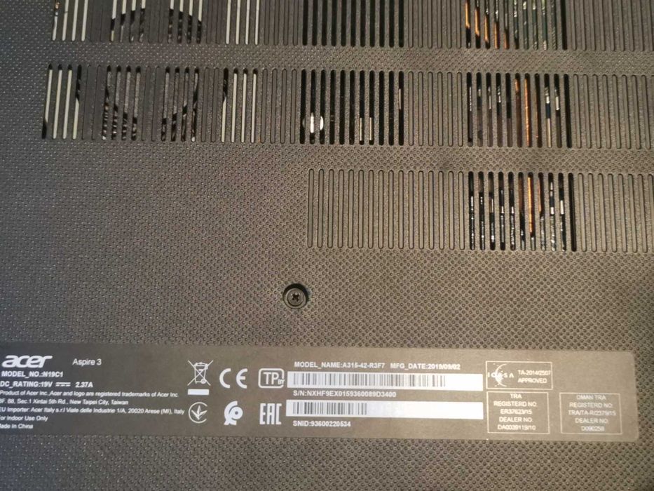 Acer Aspire 3 Ryzen Vega 3, 8gb ram, 256 ssd