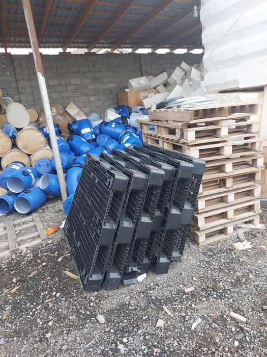 Продам пластиковые поддоны