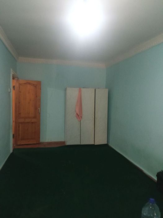 Qarshı shahar 4 mıkrarayon Anıs yon tomonida 3 xonali uy