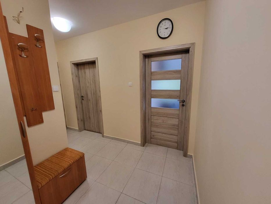 3-стаен апартамент под наем в кв. Красна поляна