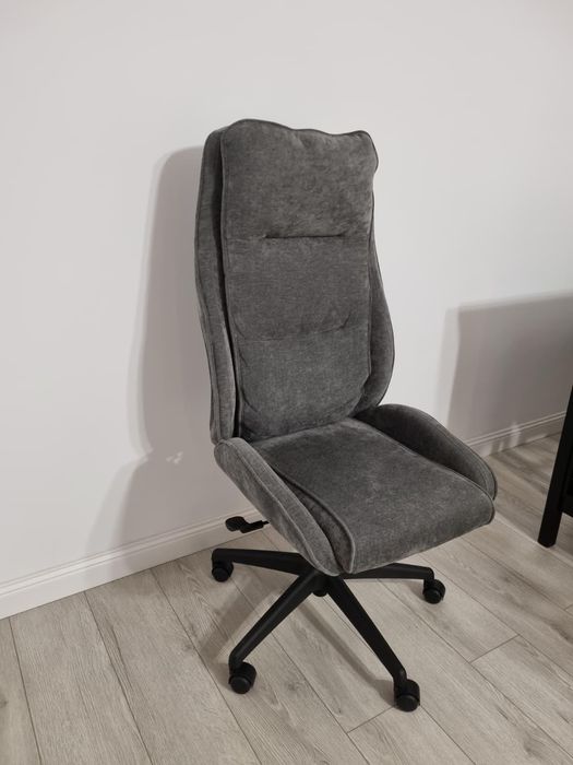 Scaun de birou rotativ