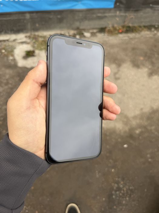 Срочно iPhone 11 в идеале