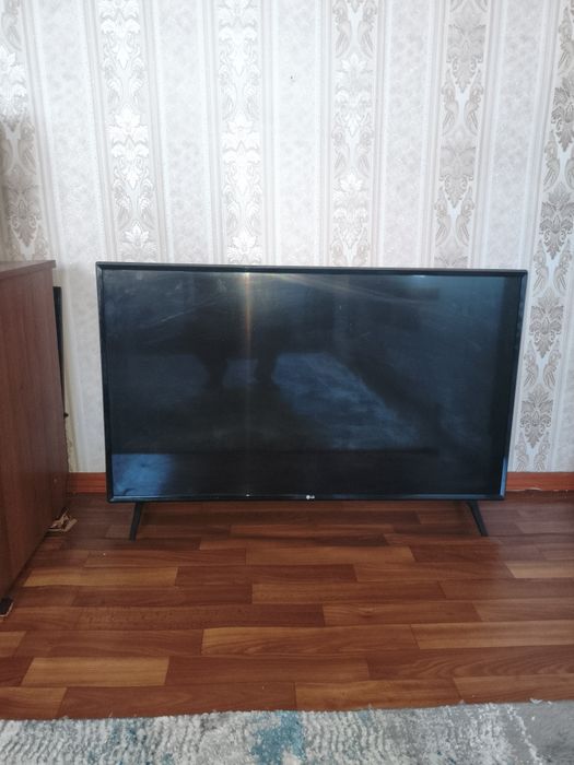 Телевизор LG 109см.