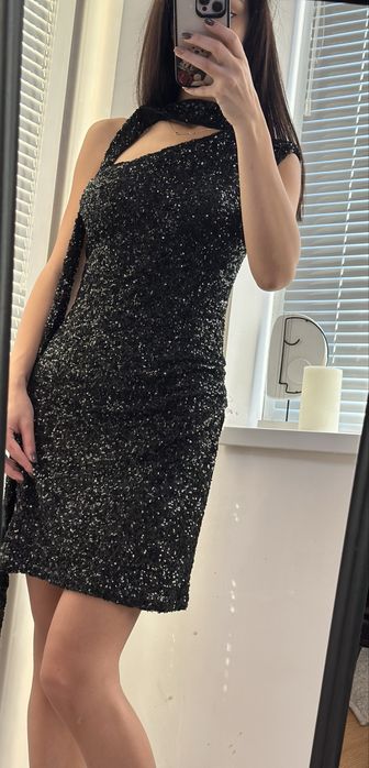 Празнични рокли с пайети