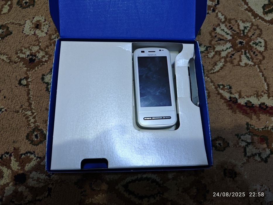 Nokia C6 телефон, не работает экран