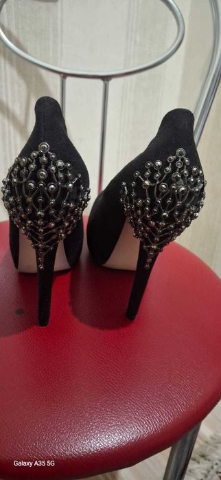 Аяқ киімдер сатылады туФли