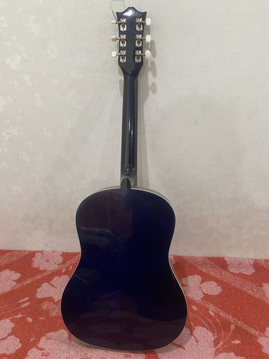 Гитара музыкальная