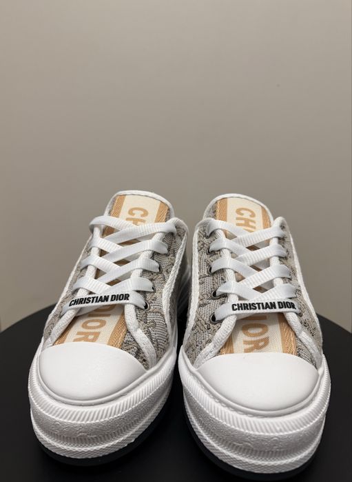 Намалени! Последни бройки! Дизайнерски дамски кецове